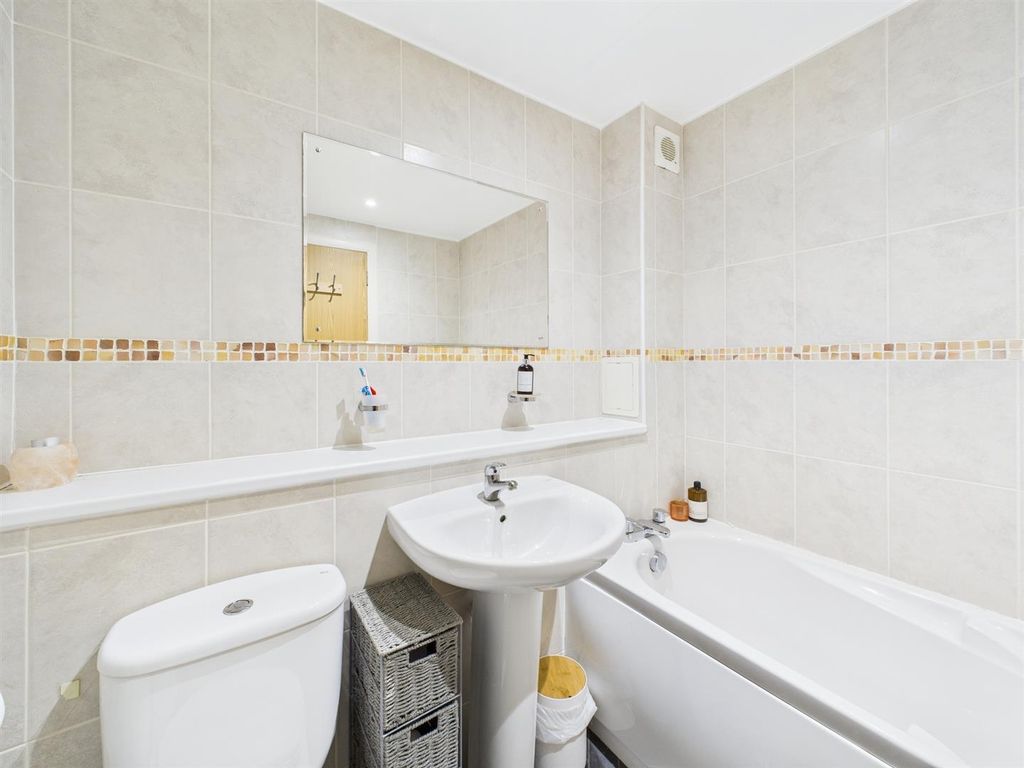 Additional image 15 of 2 bed flat for sale40 Riverside Park, Blairgowrie PH10