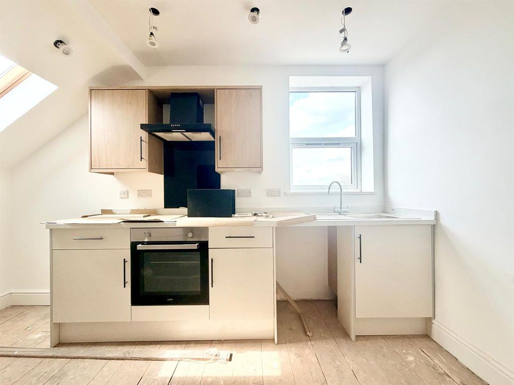 Property photo 1 of 5 Kitchen