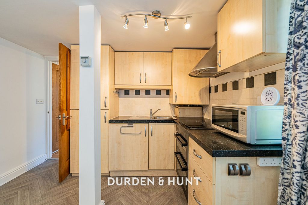 Additional image 5 of 1 bed flat for saleCastle Street, Ongar CM5