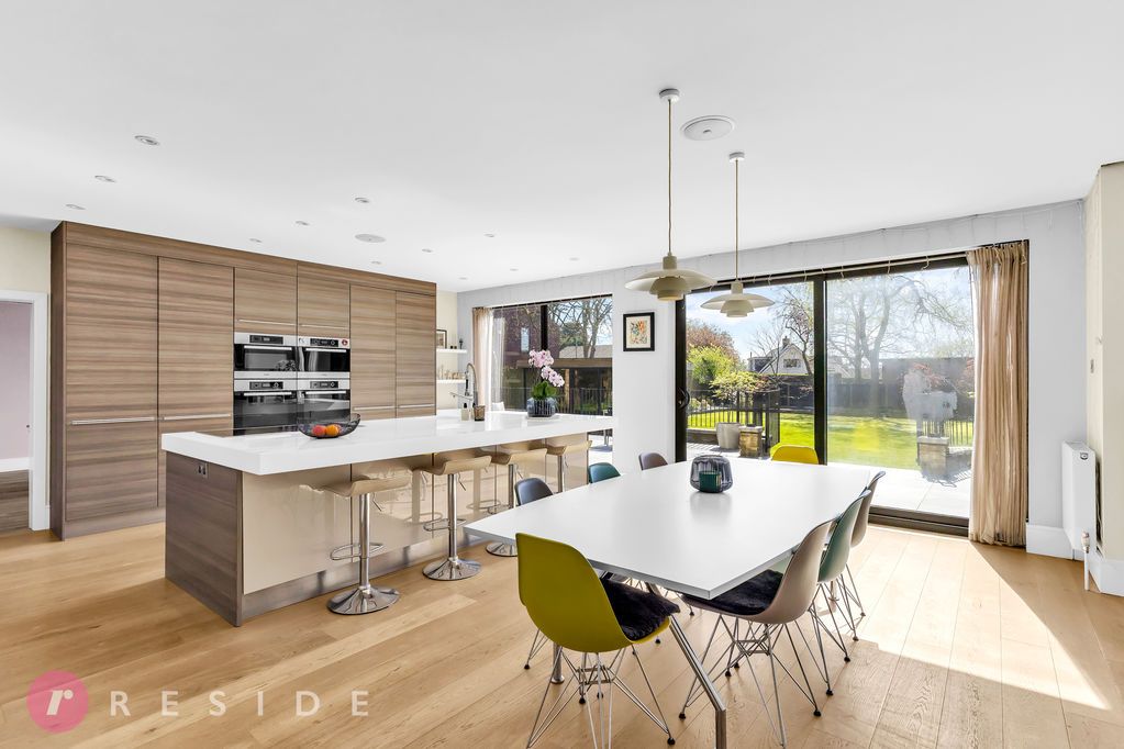 Property photo 3 of 36 Breakfast Kitchen