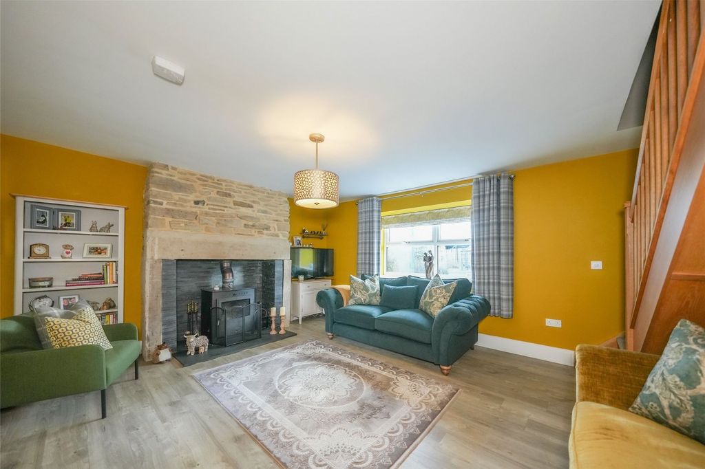 Property photo 2 of 15 Formal Lounge