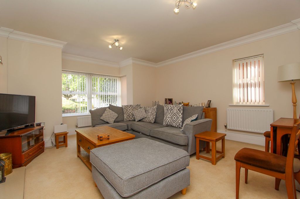 Property photo 2 of 25