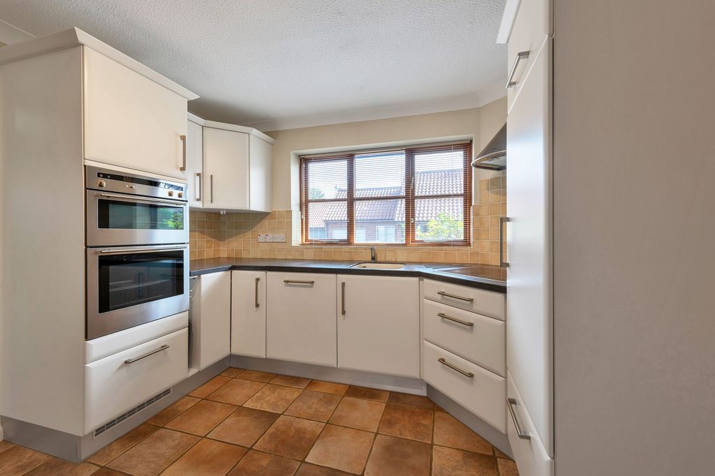 Property photo 3 of 17