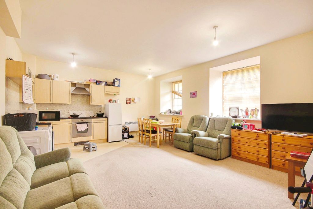 Property photo 3 of 5