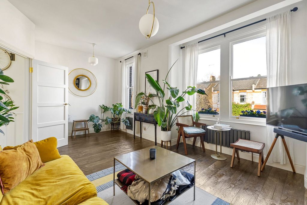 Property photo 3 of 17