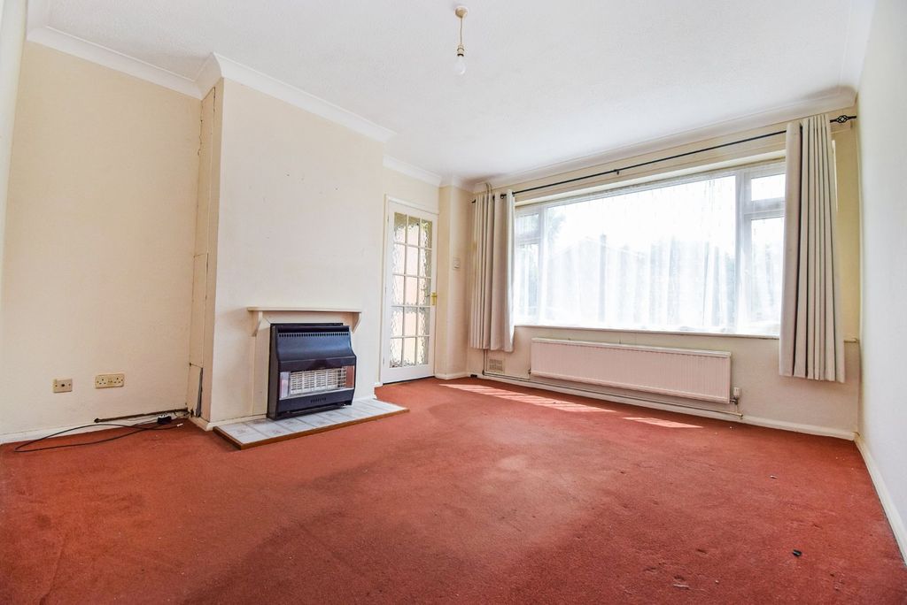 Property photo 2 of 10 Living Room