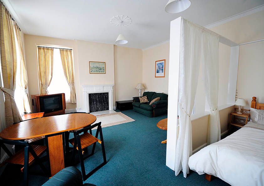 Property photo 2 of 6 42 The Mall Flat 2 S