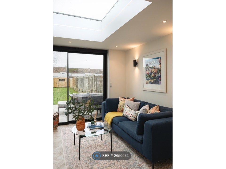 Property photo 2 of 23