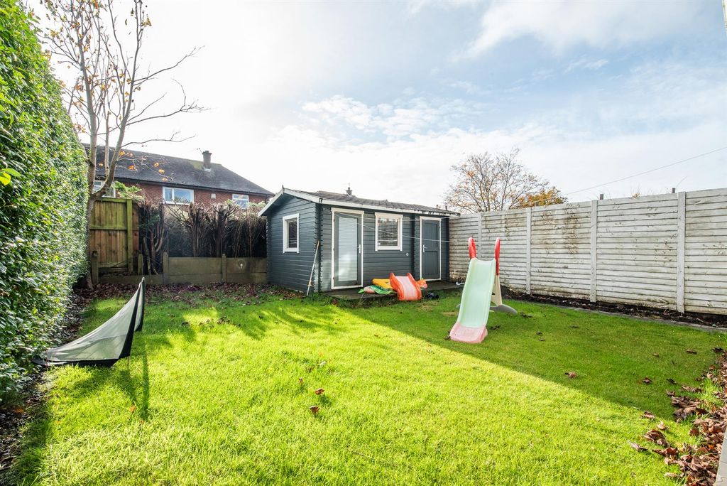 Property photo 2 of 19 Garden