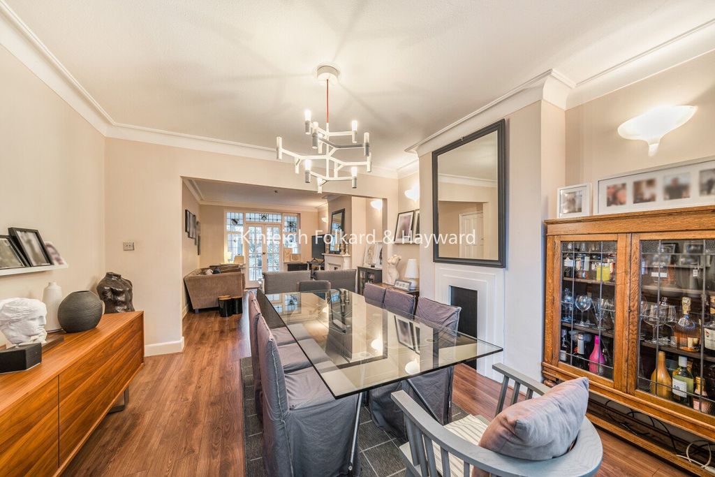 Property photo 3 of 18 Picture No. 23