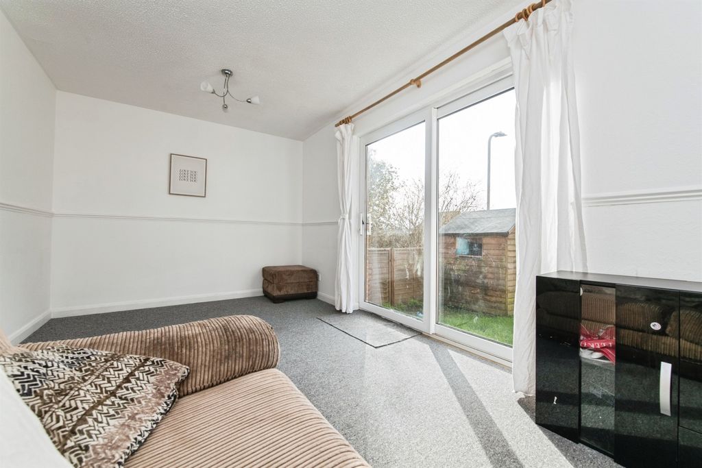 Property photo 3 of 15