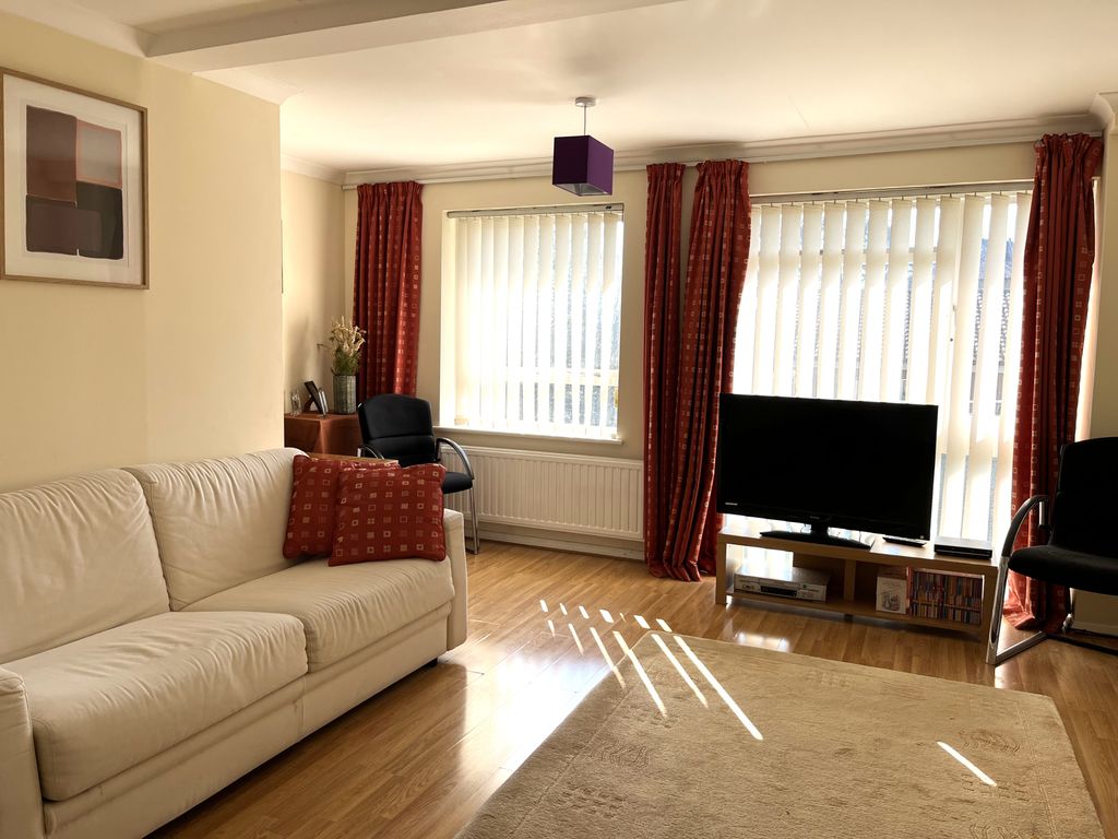 Property photo 3 of 12