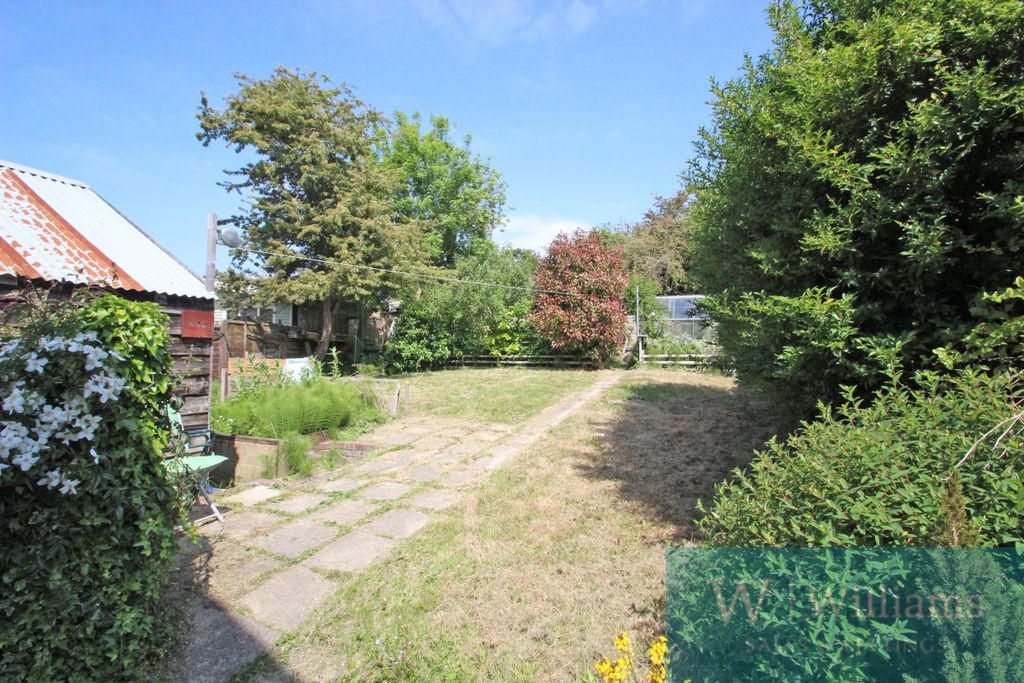 Property photo 2 of 11 Rear