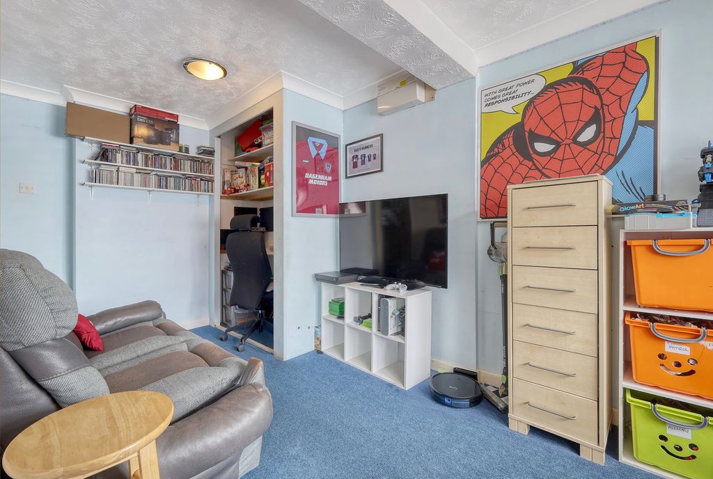 Property photo 3 of 22