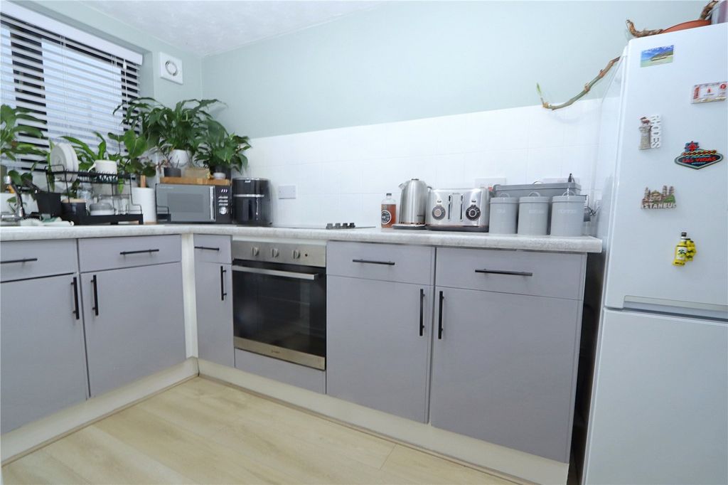 Property photo 3 of 6 Picture No. 15