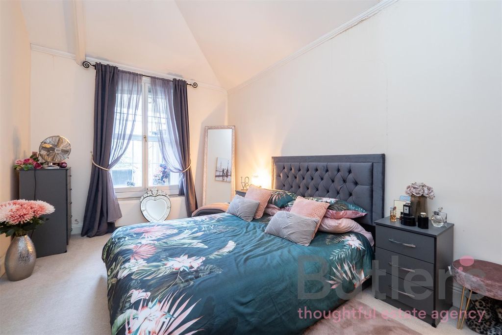 Property photo 3 of 8 Wh_3-005_Wm.Jpg