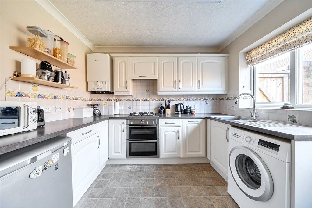 Property photo 2 of 12 Picture No. 14