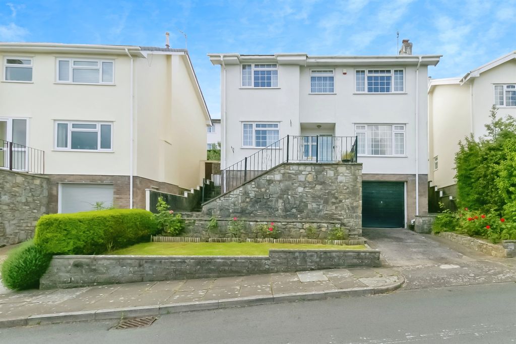 Property photo 1 of 30