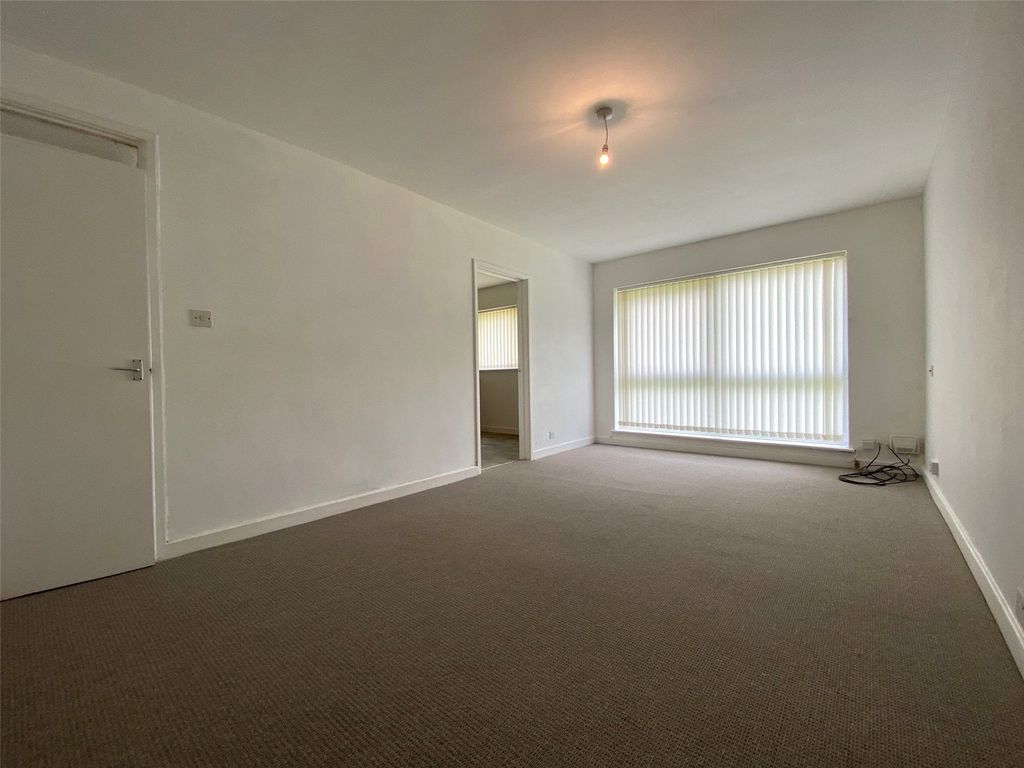 Property photo 3 of 6 Picture No. 05