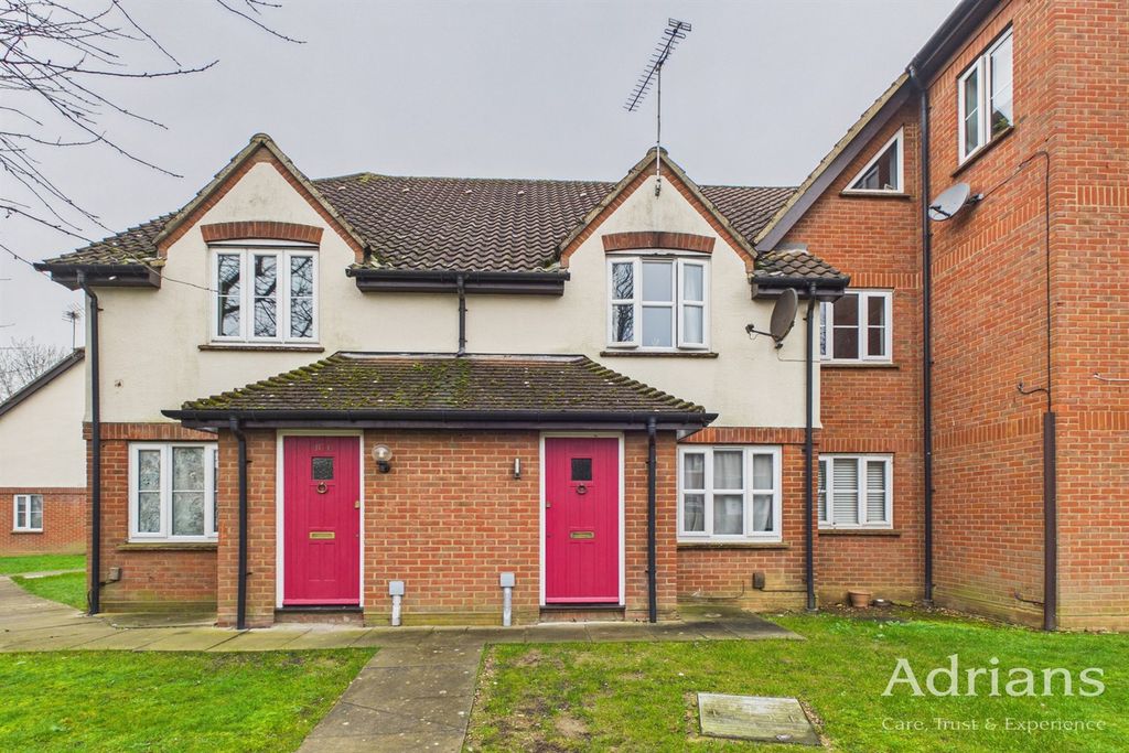 Property photo 1 of 9 (Main)