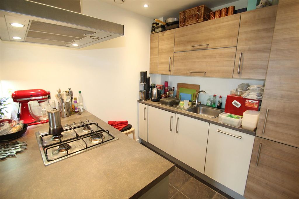 Property photo 2 of 14 Kitchen