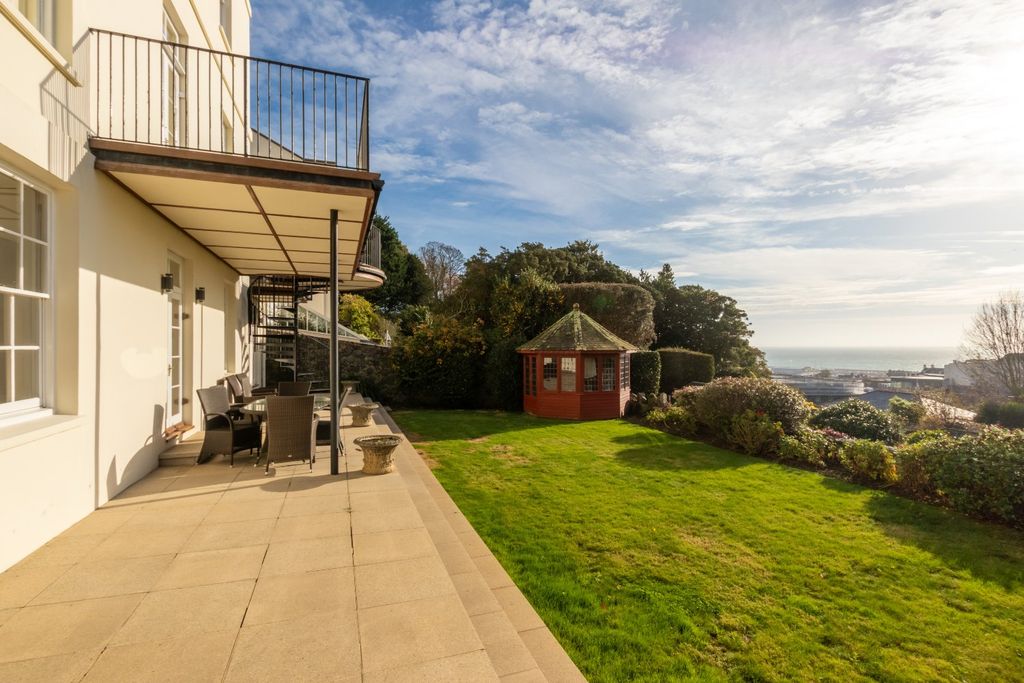 Property photo 3 of 59 Picture No. 50