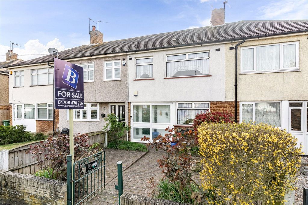 Property photo 2 of 16 Front