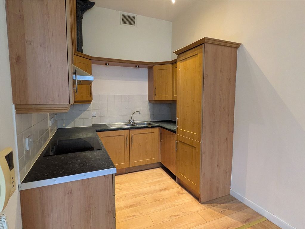 Property photo 3 of 7 Picture No. 17