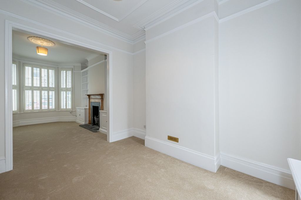 Property photo 3 of 30 4894308