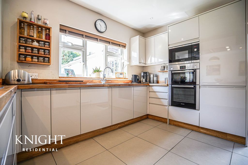 Property photo 3 of 29