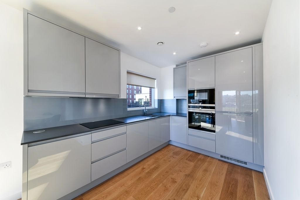 Property photo 2 of 6 Kitchen
