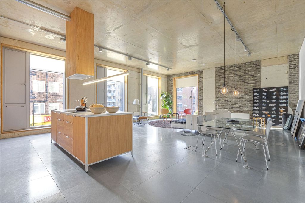 Property photo 3 of 19 Picture No. 07