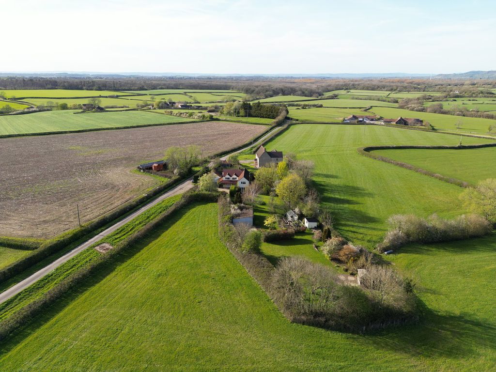 Property photo 2 of 32