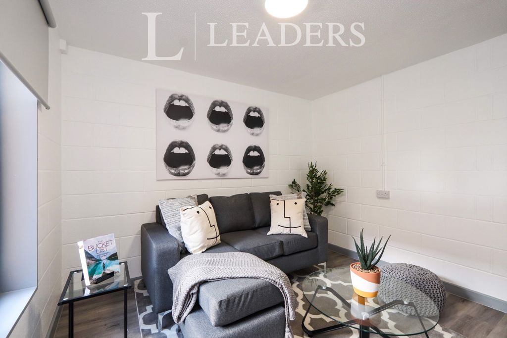 Property photo 2 of 7 6Aafa876-2853-Ec11-8