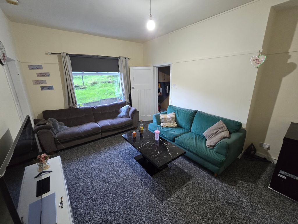 Property photo 3 of 11 3
