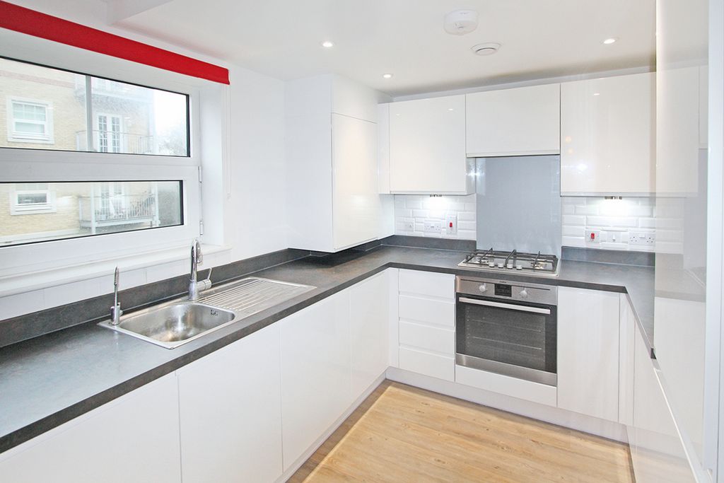 Property photo 3 of 9 Photo 6