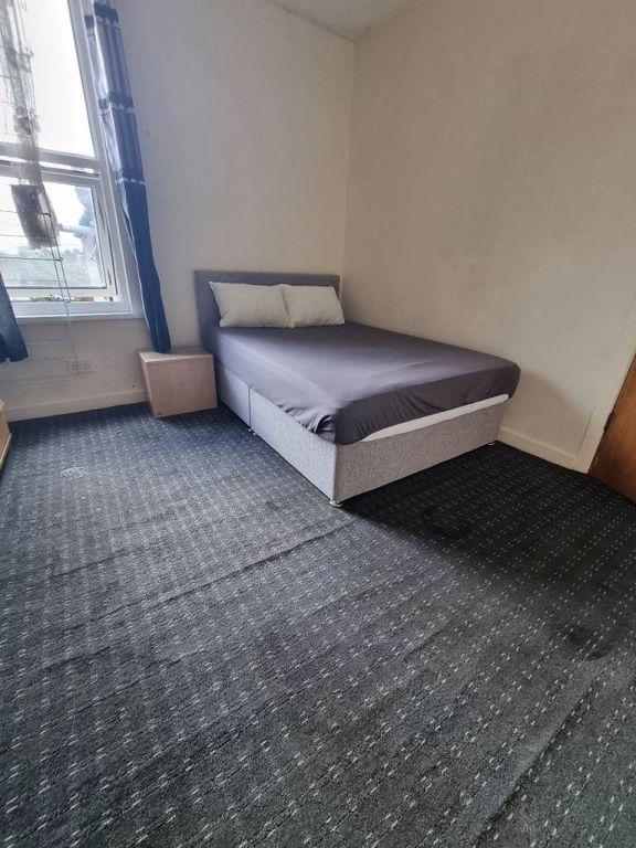 Property photo 1 of 2