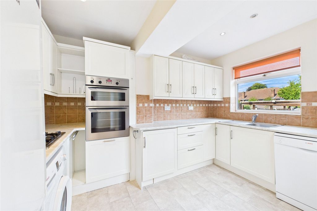 Property photo 2 of 10 Picture No. 27