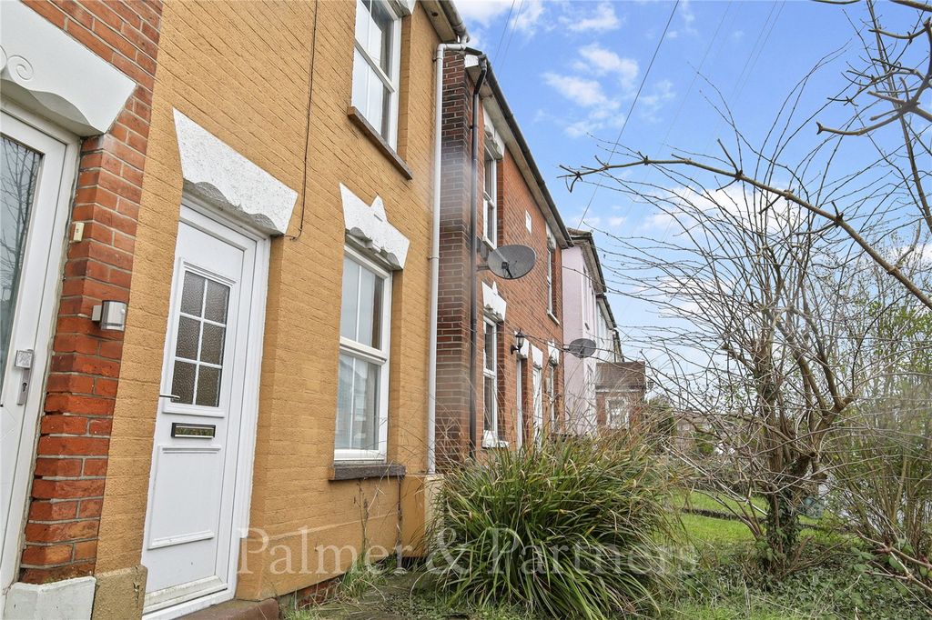 Property photo 1 of 12 External