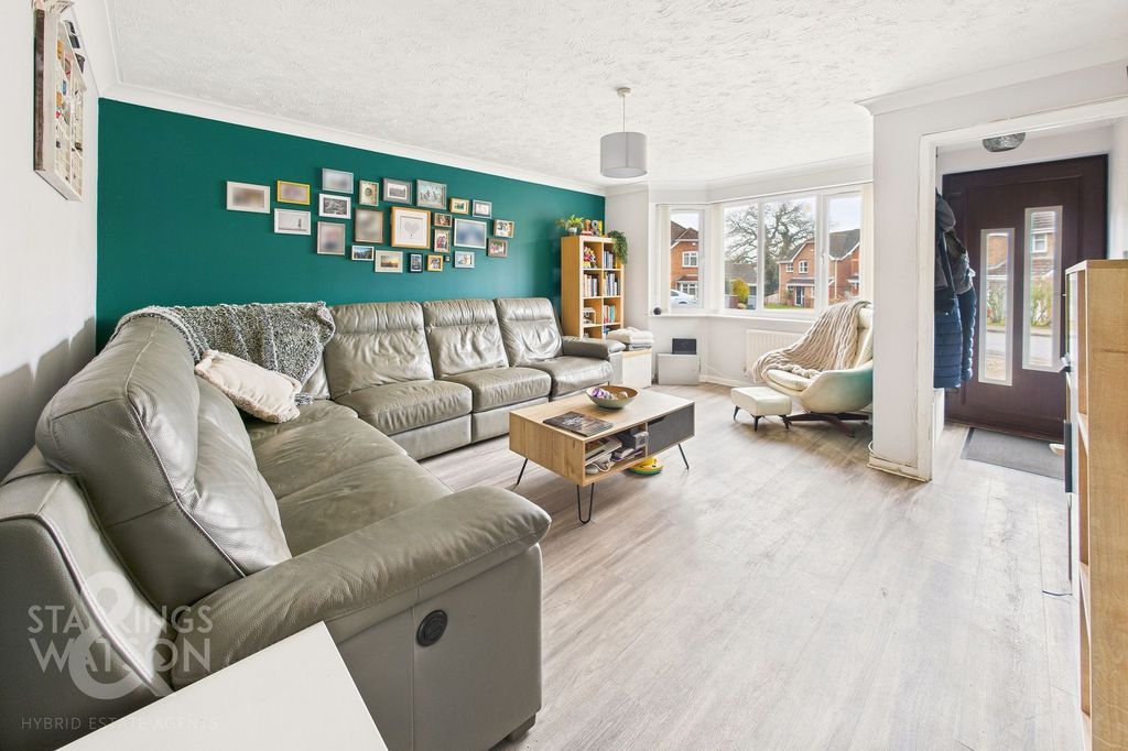 Property photo 2 of 22