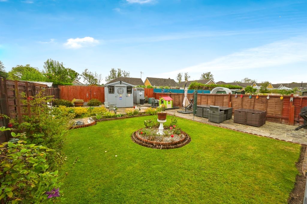 Property photo 2 of 17