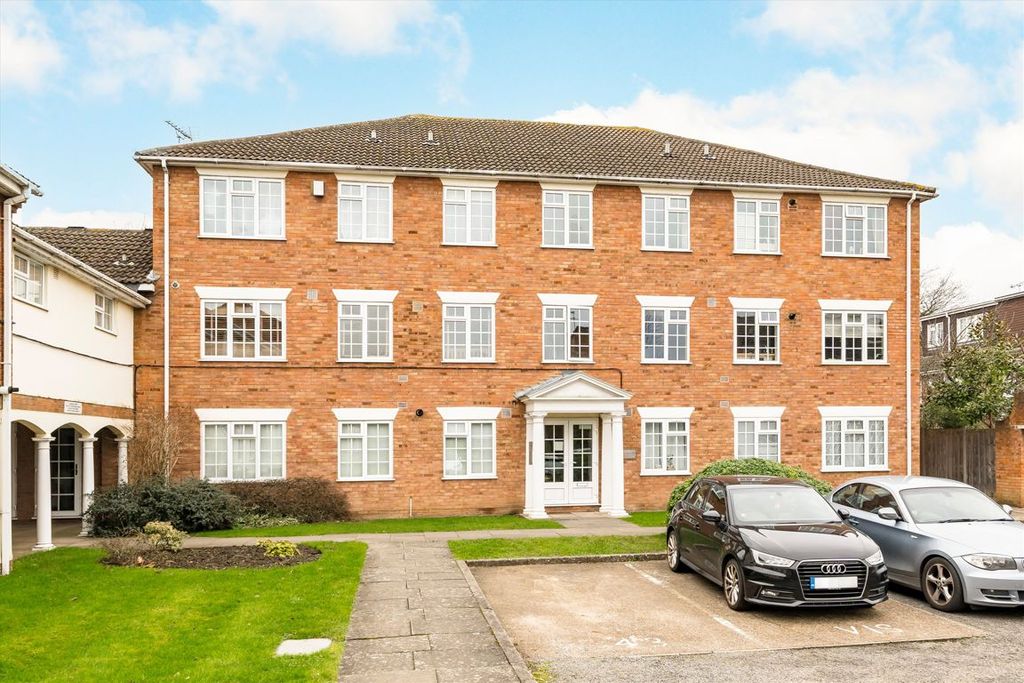 Property photo 1 of 8