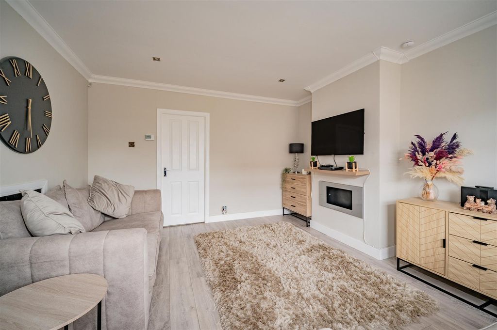 Property photo 3 of 15 21 Balbeggie Terrace Dundee-13.Jpg