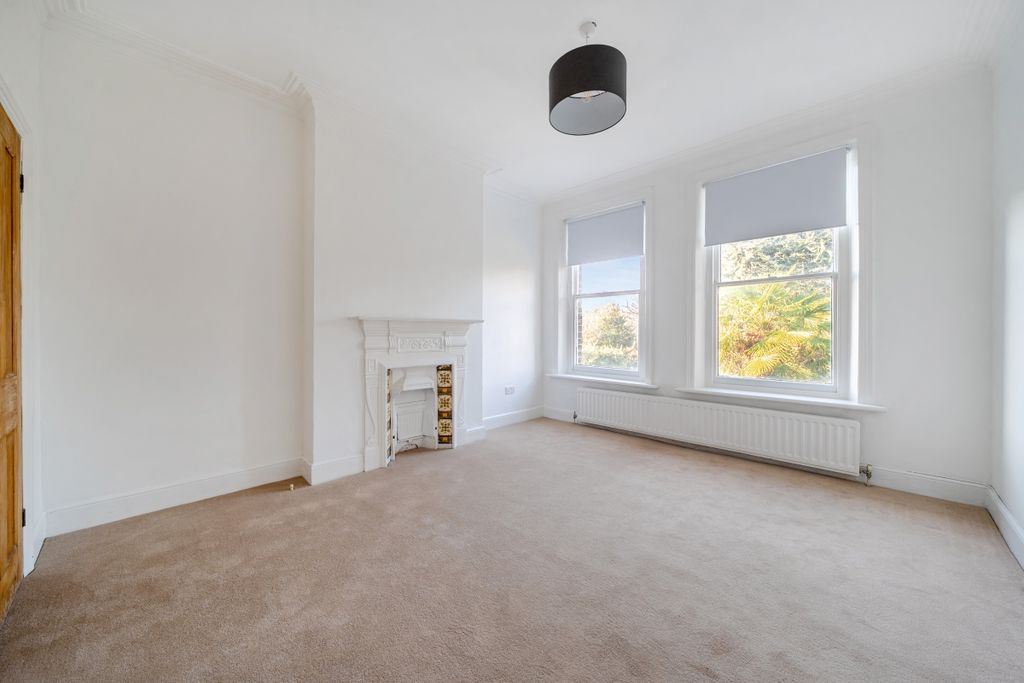 Property photo 2 of 10 1399617-9-69676B6...