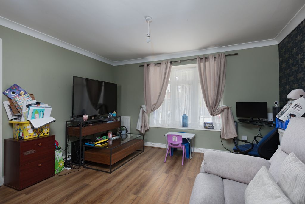 Property photo 2 of 21
