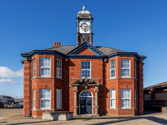 Property photo 1 of 9