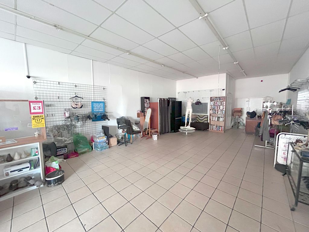 Property photo 2 of 4 Unit 4 4674711 E.Jpg