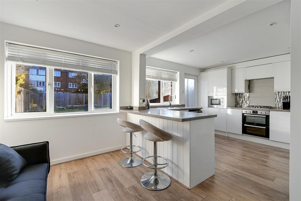 Property photo 3 of 22 Kitchen Diner