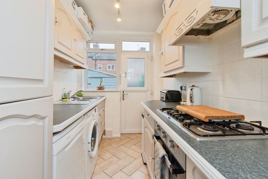 Property photo 3 of 13