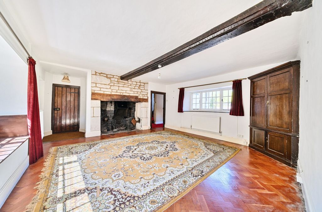 Property photo 3 of 27